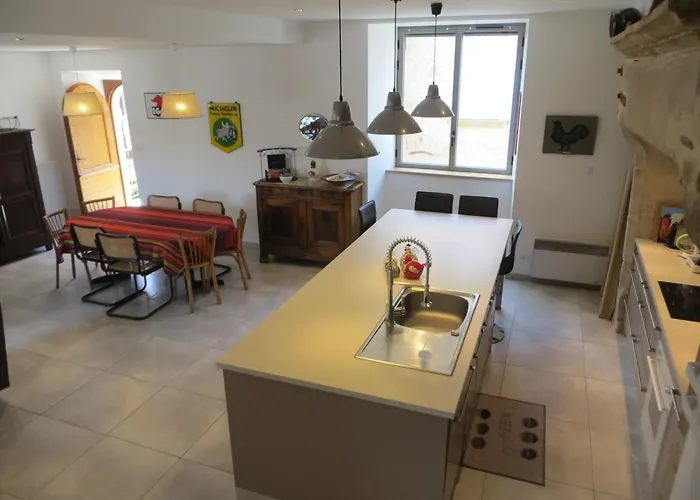 De Charme La Forge 12 - 3 Ch - 2 Sdb - Jusqu A 6-8 Pers -linge De Maison Et Menage En Options Feriehus Bournazel (Aveyron)